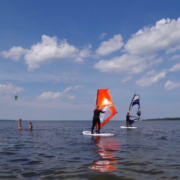 Jekaterina ja Kairi surfikoolitus Laulasmaal 02.07.16