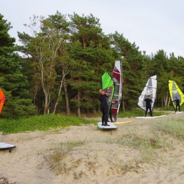 Rene, Peetri, Anna, Arnoldi ja Kaie surfikoolitus Laulasmaal 20.07.16